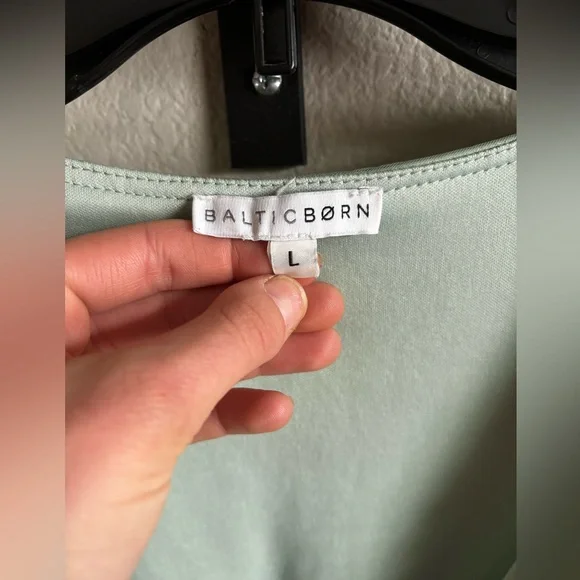 Floral Embroidered Green Maxi Dress - Picture 2 of 4